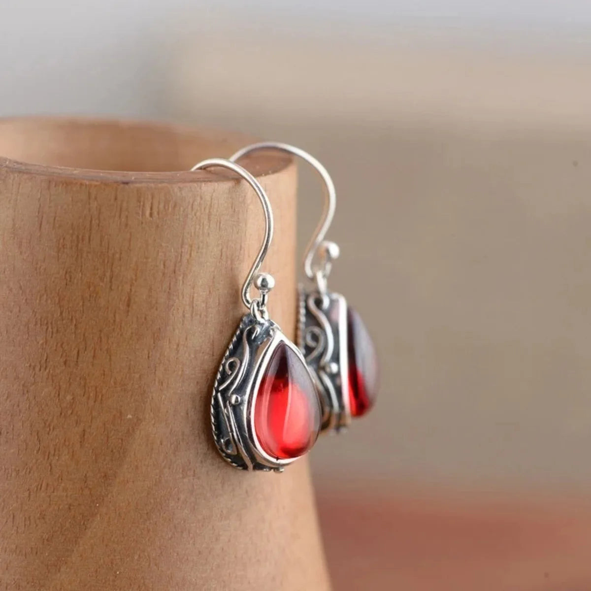 Vintage Waterdrop Earrings - Green Stone Dangle Jewelry in Silver Tone for Women, Elegant Daily Wear Fashion Accessories