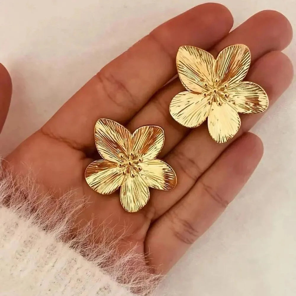 Popular Women's Fashion Earrings Flower Alloy Retro Style Women's Party Accessories Gifts